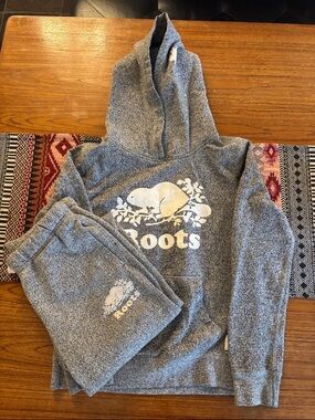 Roots Gray Hoodie and Sweatpants Set with White Logo